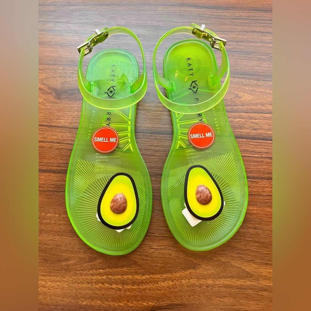 Katy Perry Women's The Geli Flat Sandal, Avocado, 7 Medium US